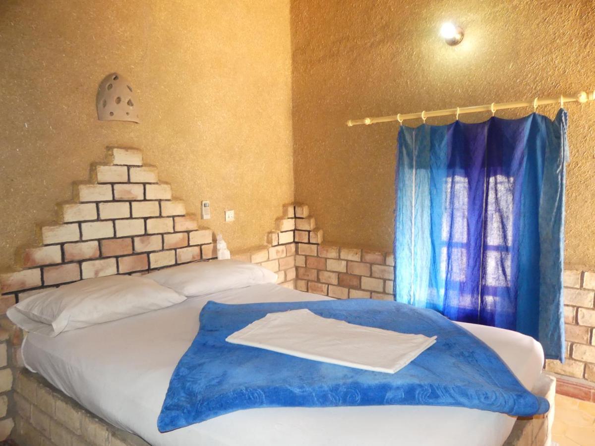 Les Pyramides Hotel メルズーガ エクステリア 写真